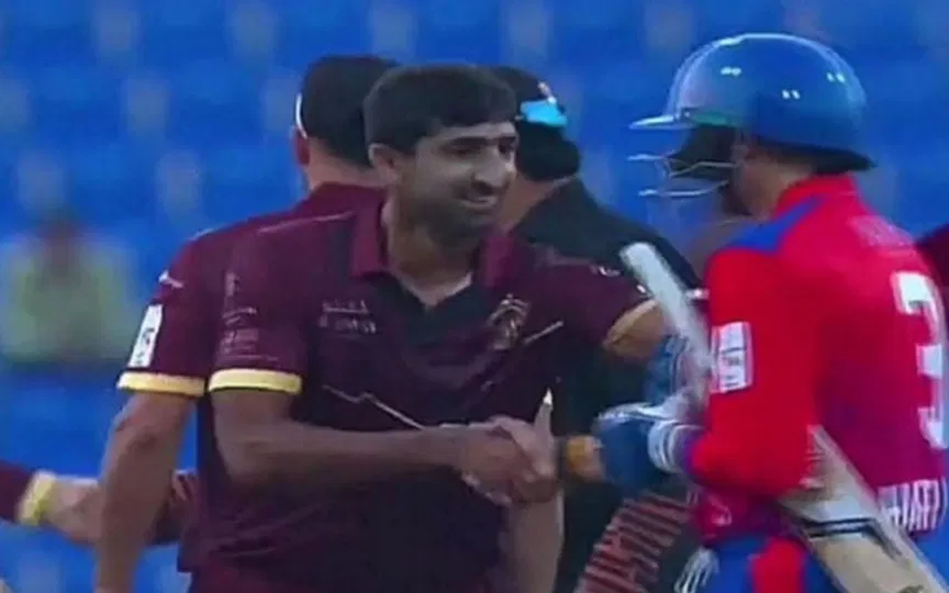 Harbhajan greets PAK star in Abu Dhabi T10 league; takes u-turn on no-handshake policy